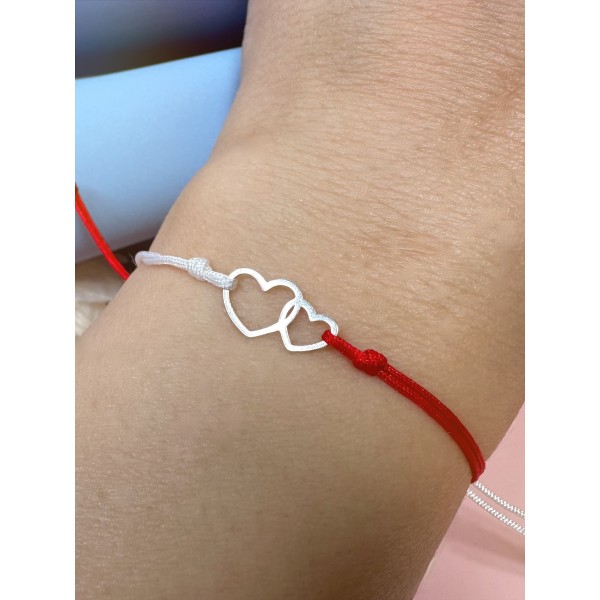 Martisor de argint tip bratara din argint cu snur reglabil, dama/copil, argint/ argint placat cu aur, snur alb rosu, 2 inimi conectate, cadou martie, argintiu/auriu
