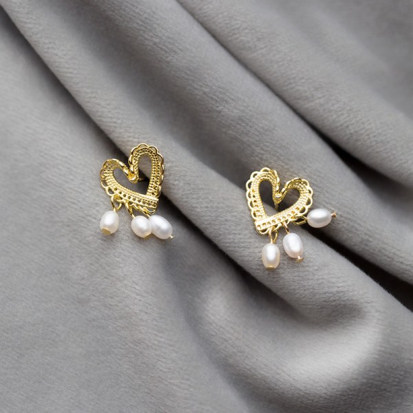 Cercei cu perle, cercei de ocazie, cercei argint mireasa, cercei perle de cultura,  cercei inima dantela argintii sau placati cu aur galben, dama, argint 925, 1,43 gr