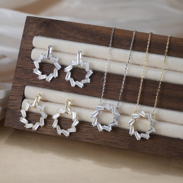 Set cadou tip pachet bijuterii din argint placat cu aur/ argint rodiat – cercei + lănțișor cu pandantiv + ambalaj premium