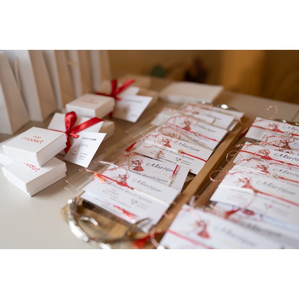 Martisor aur ghiocel tip bratara din aur 14 k cu snur reglabil, dama/copil, aur 14k, snur matase, mini figurina banut 0,6 cm cu ghiocel decupat, aur galben