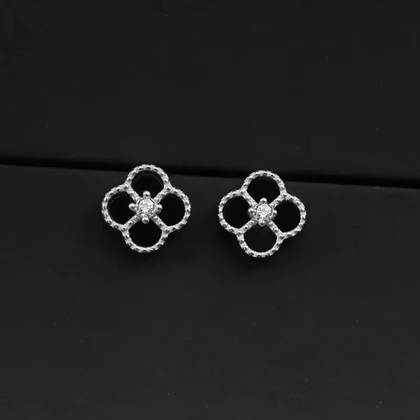 Cercei trifoi argint 925,  cercei trifoi negru, cercei Black Clover, cercei mici, cercei trifoi agata neagra, cercei cadou femei, argintiu/auriu,  1,18 gr