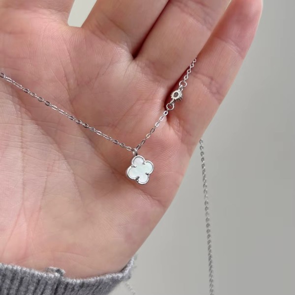 Lănțișor Argint cu Trifoi din Sidef Natural Mother of Pearl și Zirconiu – Van Luxy White, lănțișor cu Trifoi Mother of Pearl din Argint, argintiu/auriu, 1,95 gr