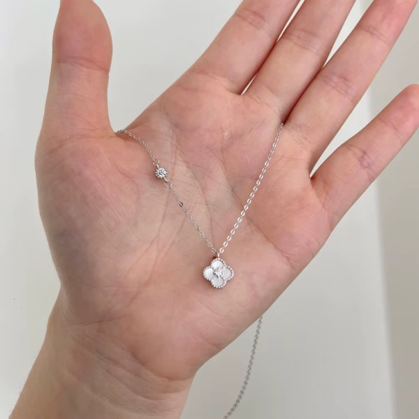 Lănțișor Argint cu Trifoi din Sidef Natural Mother of Pearl și Zirconiu – Van Luxy White, lănțișor cu Trifoi Mother of Pearl din Argint, argintiu/auriu, 1,95 gr
