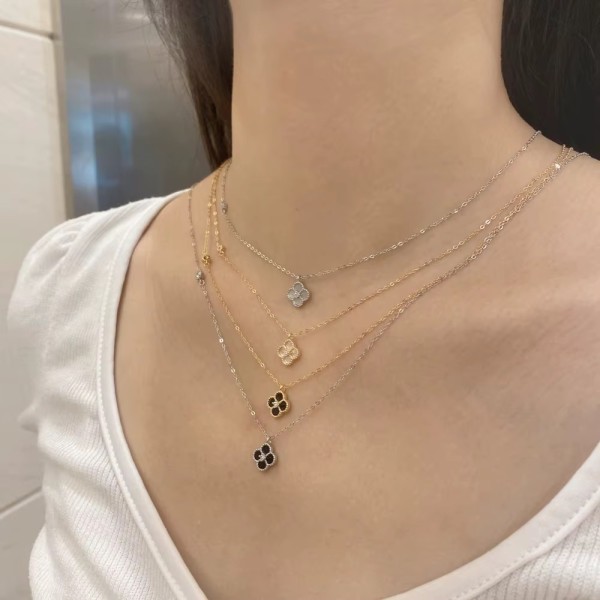 Lănțișor Argint cu Trifoi Negru și Zirconiu, lant Black Clover, 40+6 cm., rodiat sau placat cu aur galben, ideal cadou, argintiu/auriu, 1,95 gr