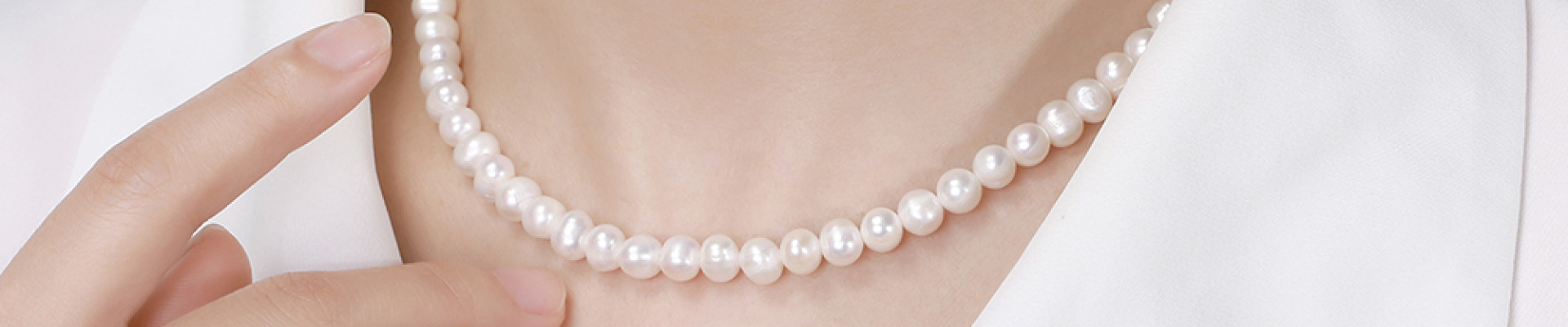 Perle naturale de cultură vs perle artificiale ( perle plastic, perle Mallorca, perle Swarovski ) : Ghidul tău pentru o alegere inspirată
