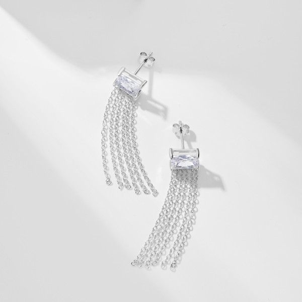 Cercei lungi din argint rodiat si cristal alb, cercei lungi din argint, bijuterii de ocazie, cercei lungi eleganti, argint 925, 8*37 mm, 2,10 gr Cercei lungi din argint rodiat si cristal alb, cercei lungi din argint, bijuterii de ocazie, cercei lungi eleganti, argint 925, 8*37 mm, 2,10 gr