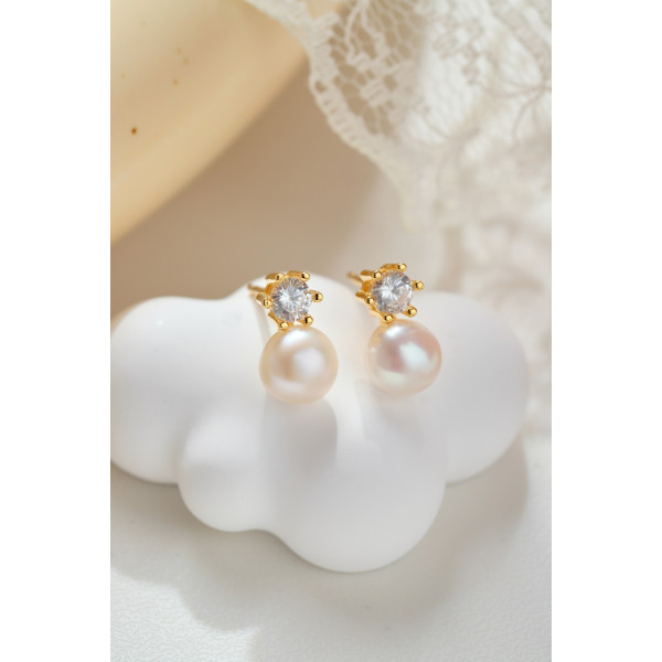 Cercei argint cu perla naturala, dama, argint 925 placat cu aur, zirconiu alb, auriu, 2,68gr Cercei argint cu perla naturala, dama, argint 925 placat cu aur, zirconiu alb, auriu, 2,68gr