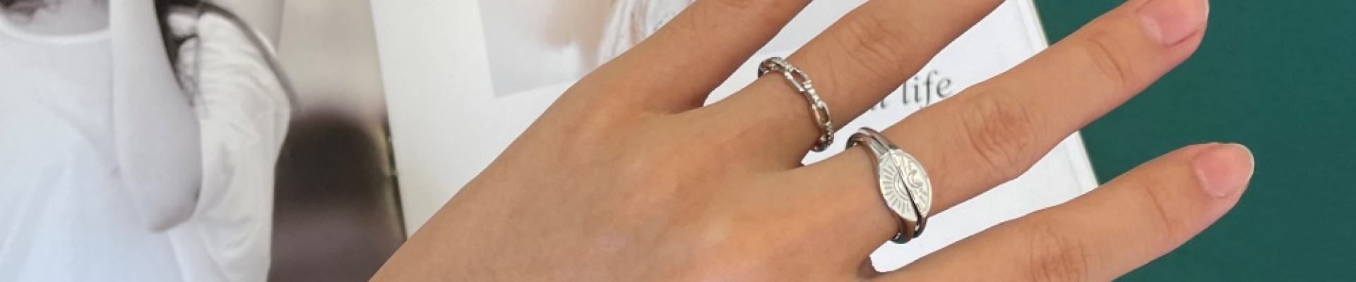 Sfaturi Simple pentru Curățarea Argintului la Tine Acasă