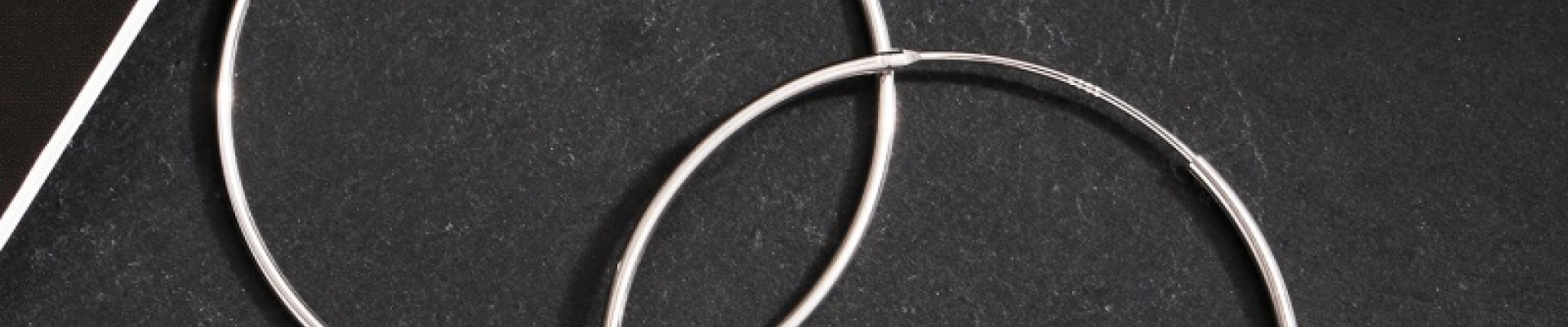 Cum Să Cureți Argintul Oxidat Acasă - Sfaturi Practice pentru Bijuterii Strălucitoare